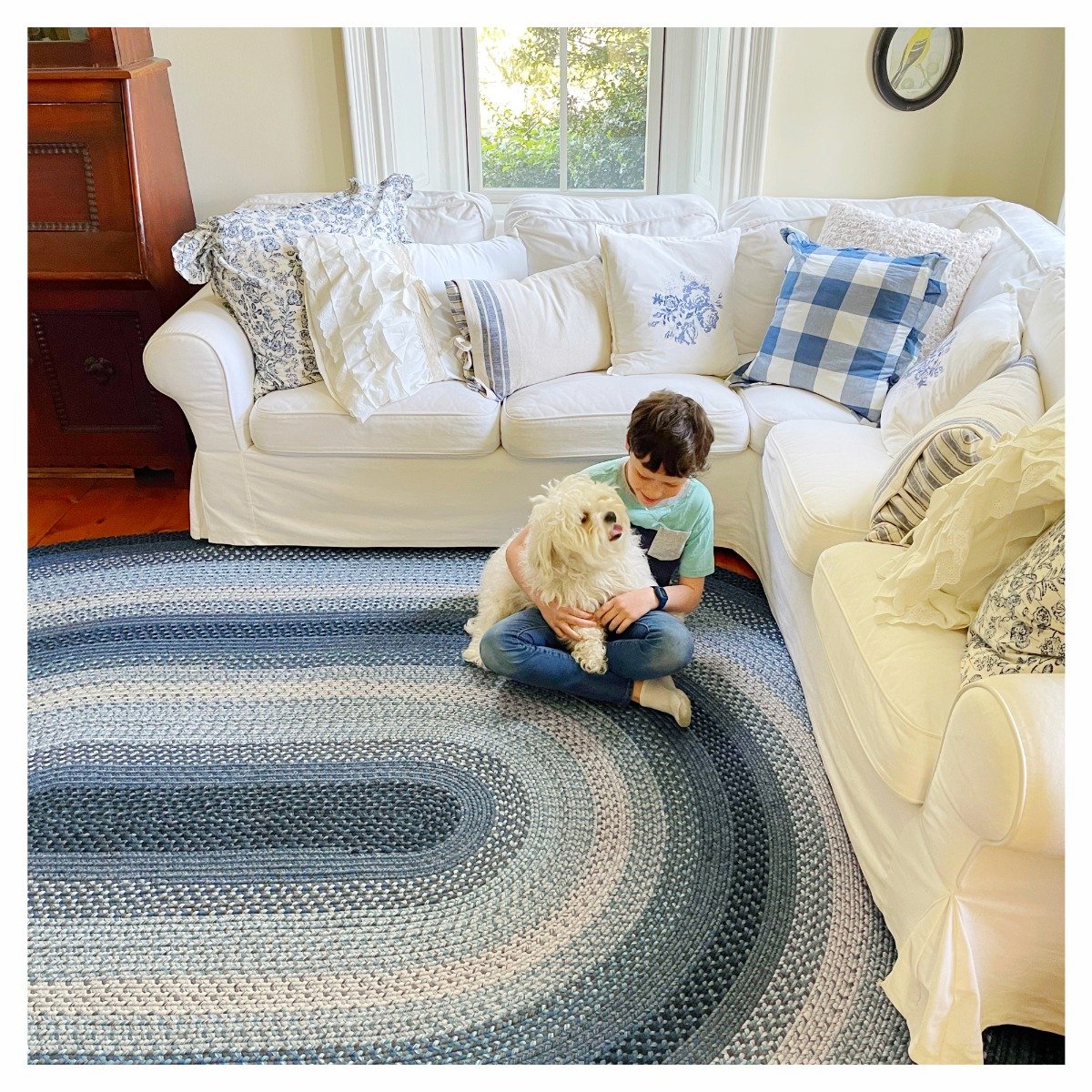 Homespice 20x30” Blue Oval Braided Rug. Denim Blue and White Jute Oval Rug.  Uses- Entryway Rugs, Kitchen Rugs, Bathroom Rugs. Reversible, Rustic,  Country, Primitive, Farmhouse Decor Rug : : Home